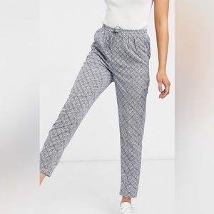 New Look tie waist sweatpants in tile print